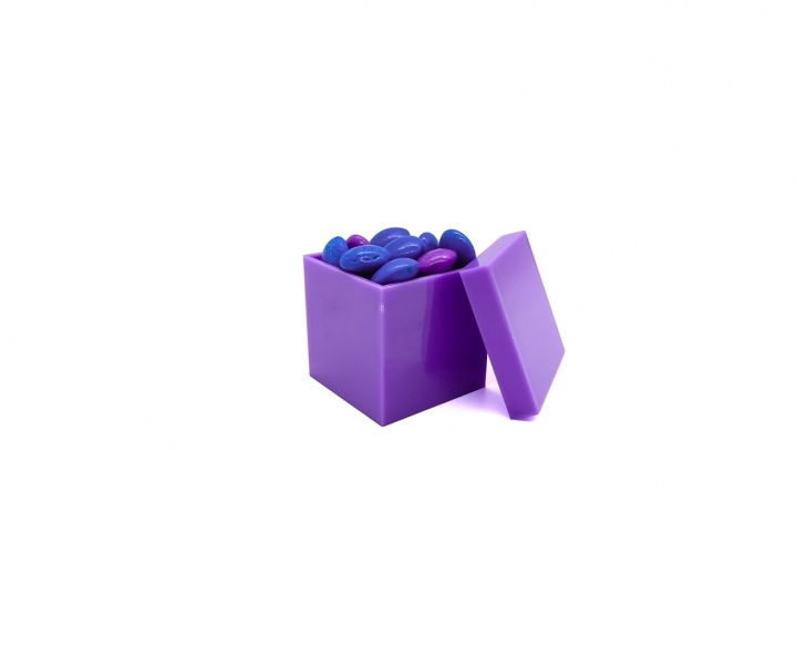 CARAMELERO PLASTICO CUBO PURPURA